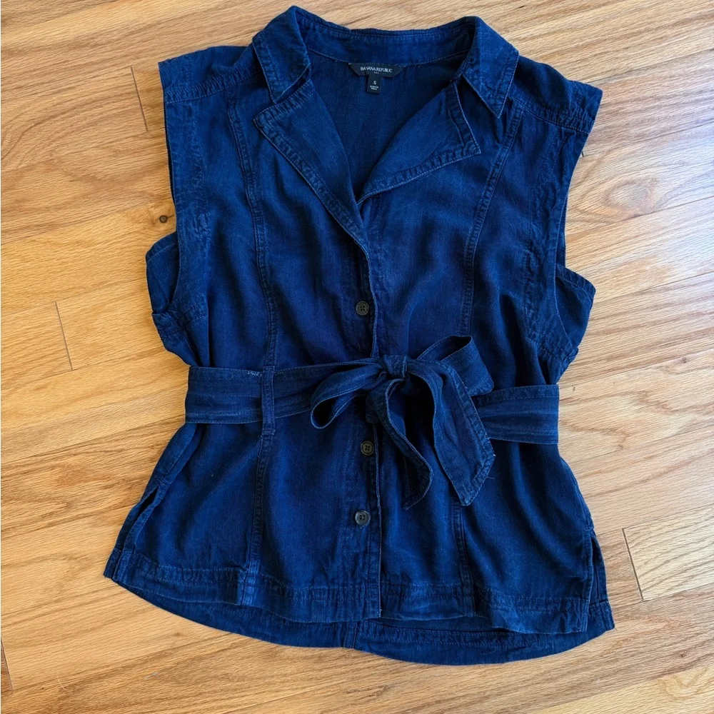 Chambray denim Sleeveless Tie-Waist Top - Picture 1 of 5